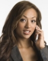 Ria Sommerfeld ruft mit Mobiltelefon an